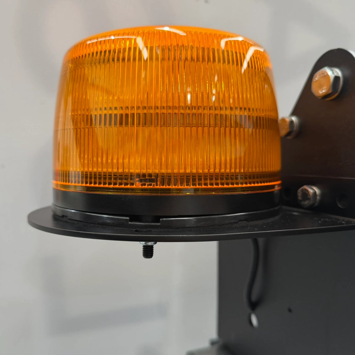 U7-24 amber LED warning beacon installed on vehicle roof