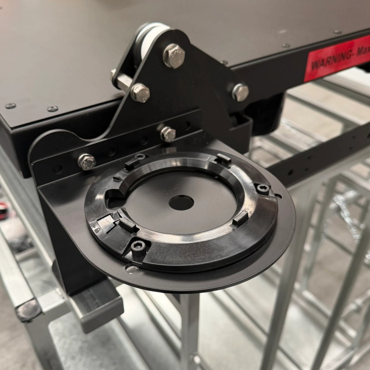 U7-24 beacon twist-lock plate mount
